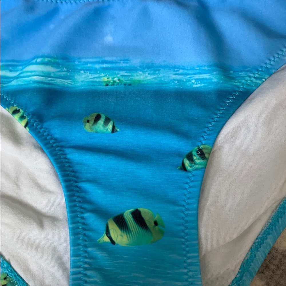 H & M two piece swimsuit - Picture 2 of 5